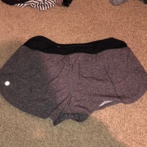 Lulu Lemon Speed Up Short 2.5